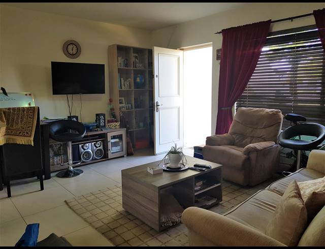 2 BEDROOM APARTMENT TO LET IN GLENWOOD